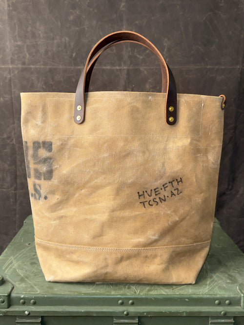 002 FIELD TOTE