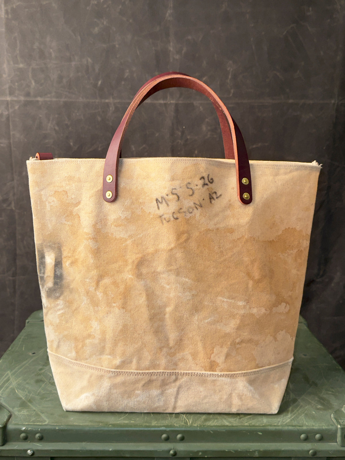 005 FIELD TOTE