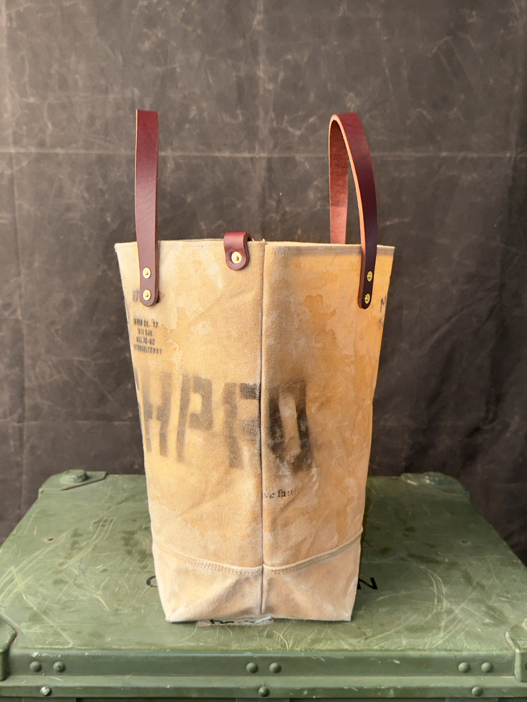 005 FIELD TOTE