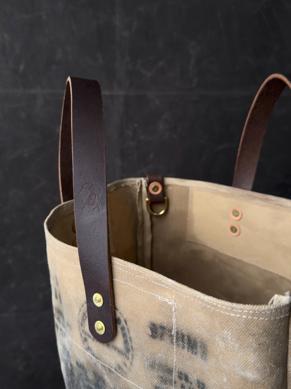 002 FIELD TOTE