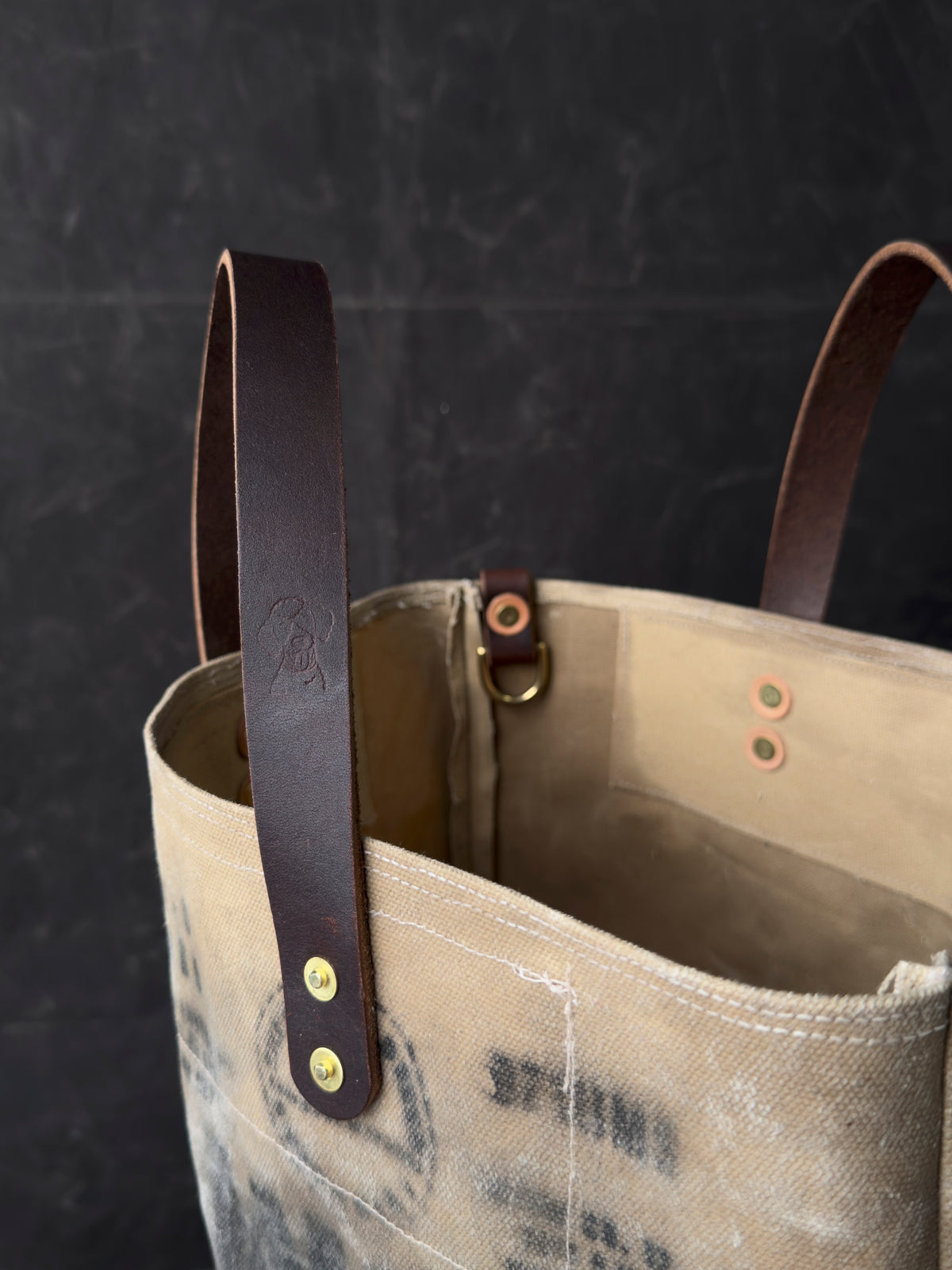 002 FIELD TOTE