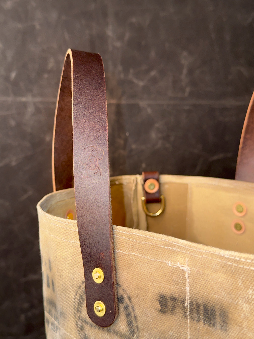 002 FIELD TOTE