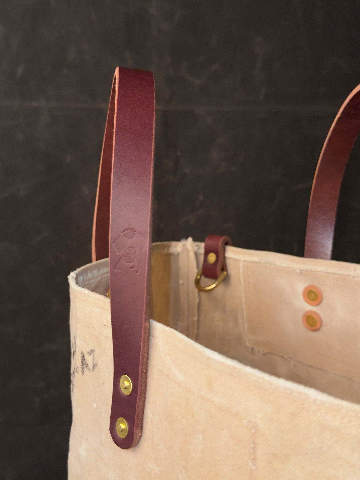 001 FIELD TOTE