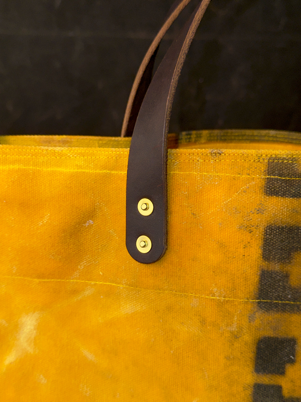 004 FIELD TOTE