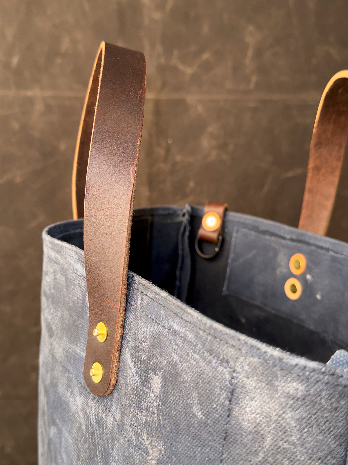 006 FIELD TOTE
