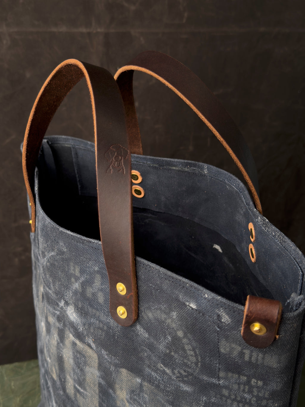 006 FIELD TOTE