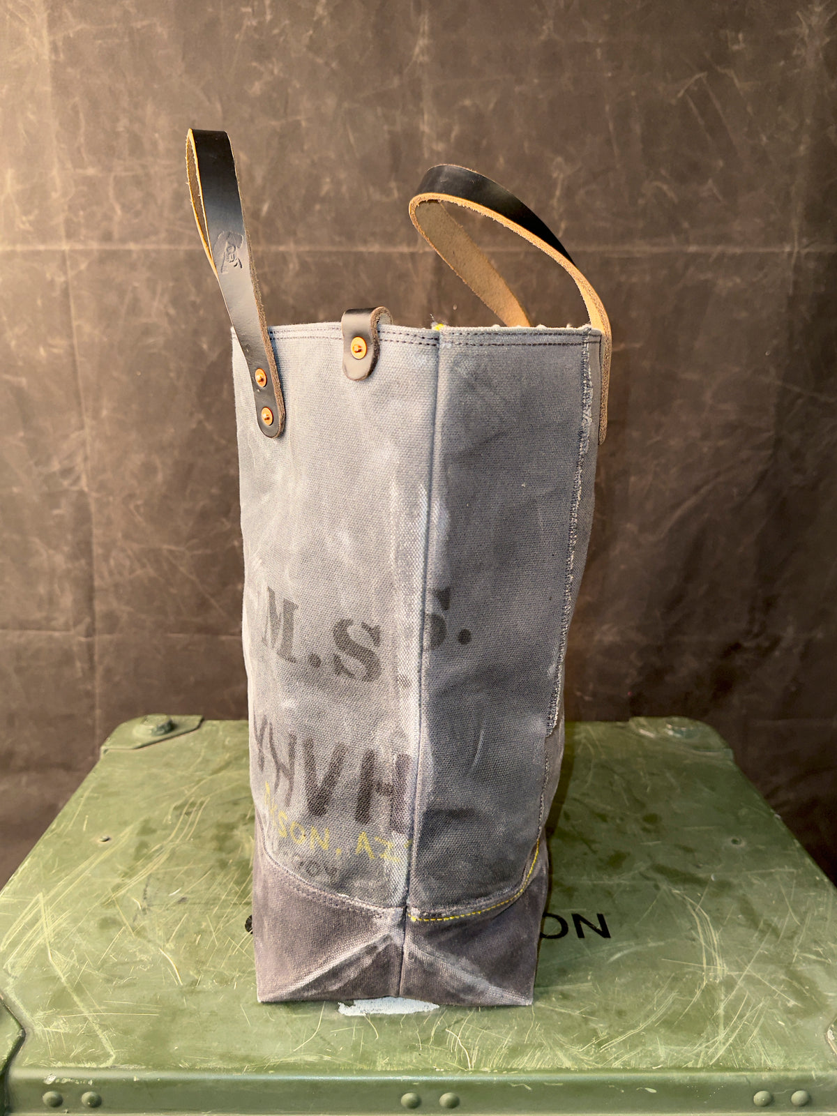 008 FIELD TOTE