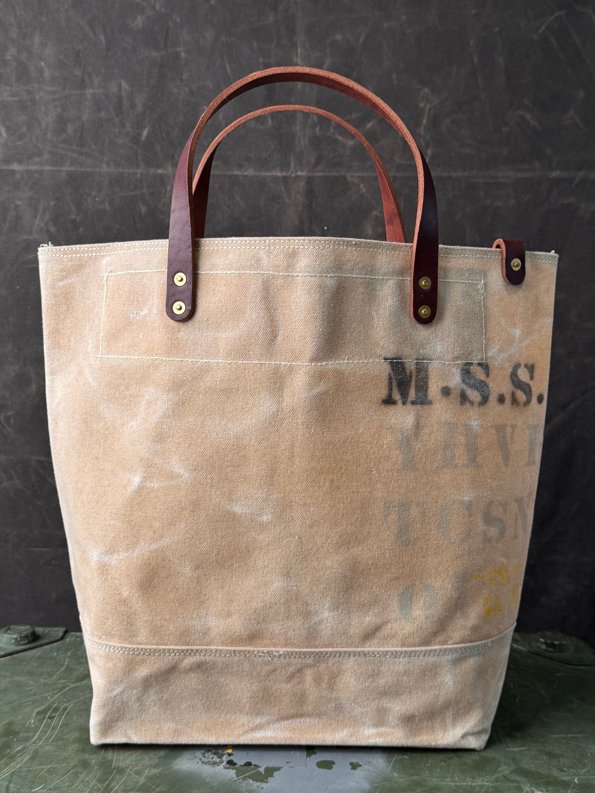 010 FIELD TOTE