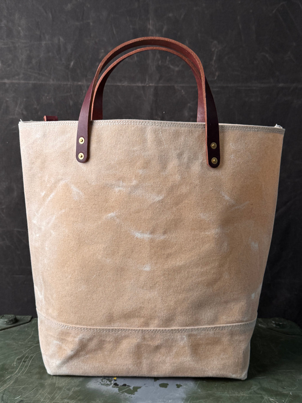 010 FIELD TOTE
