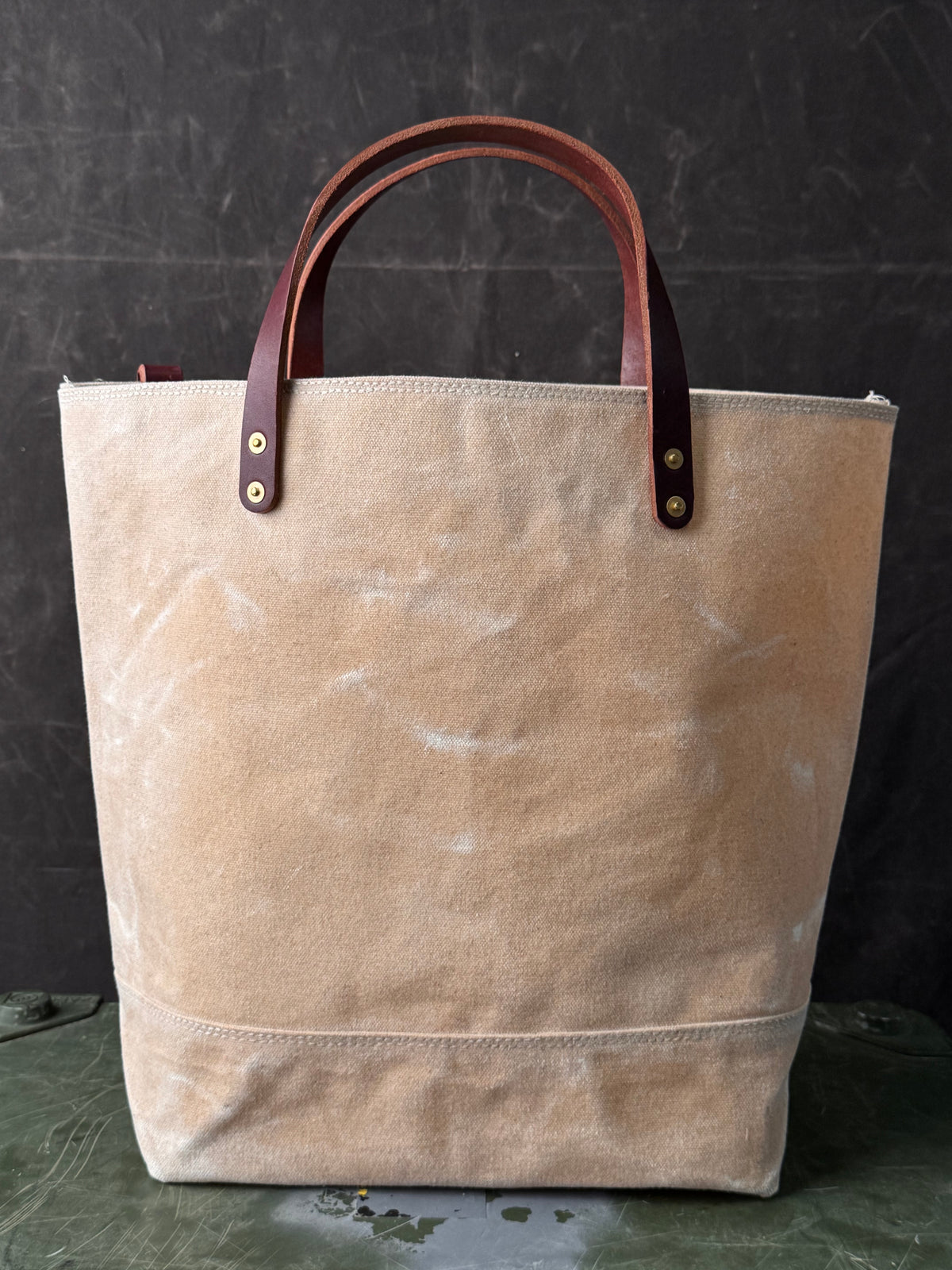 010 FIELD TOTE