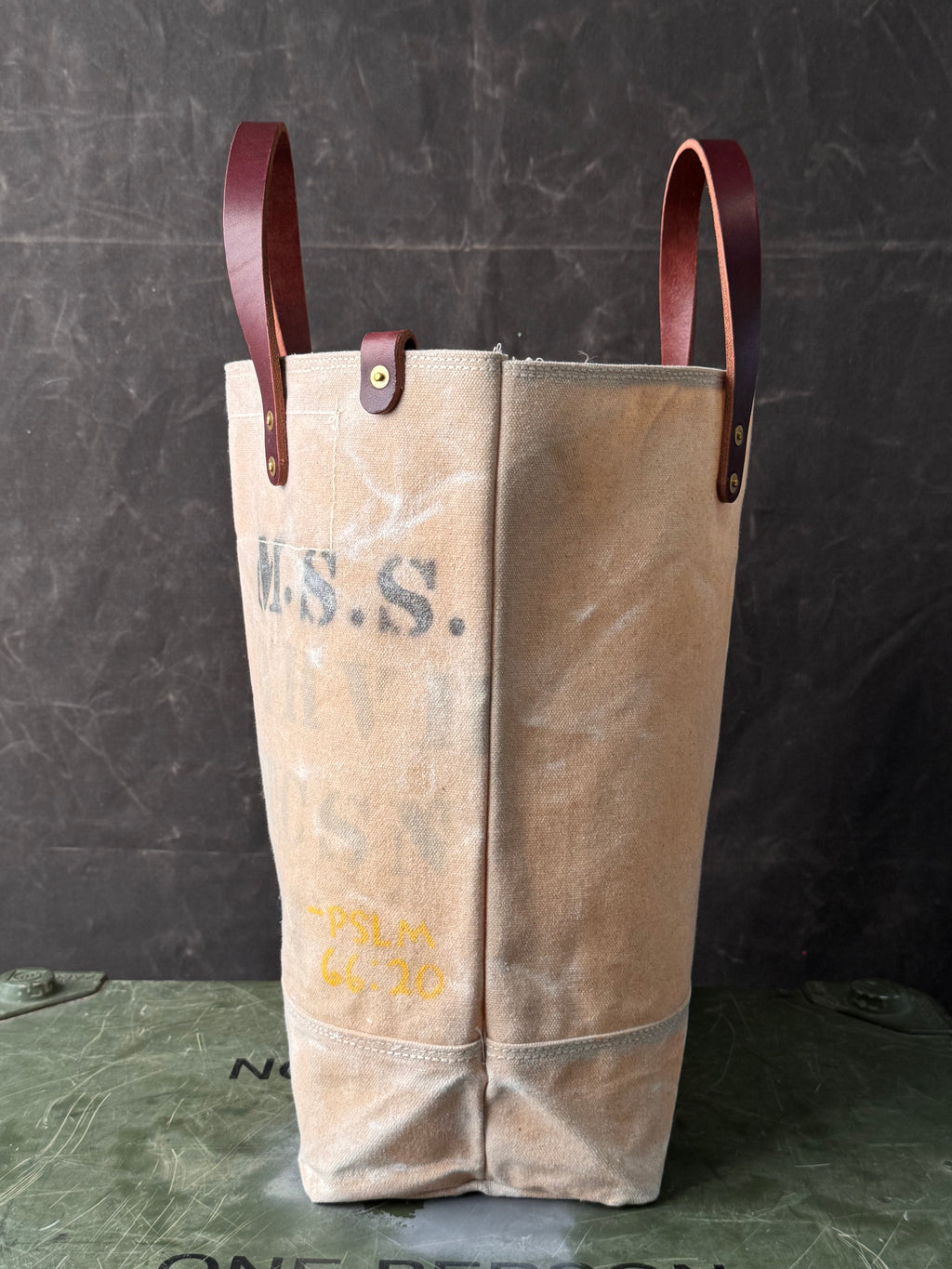 010 FIELD TOTE