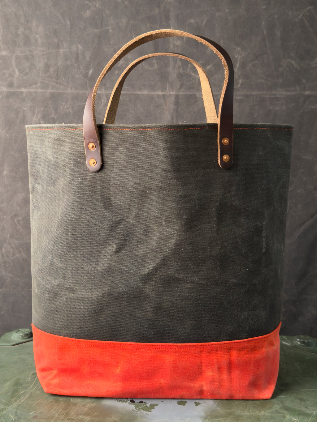 011 FIELD TOTE