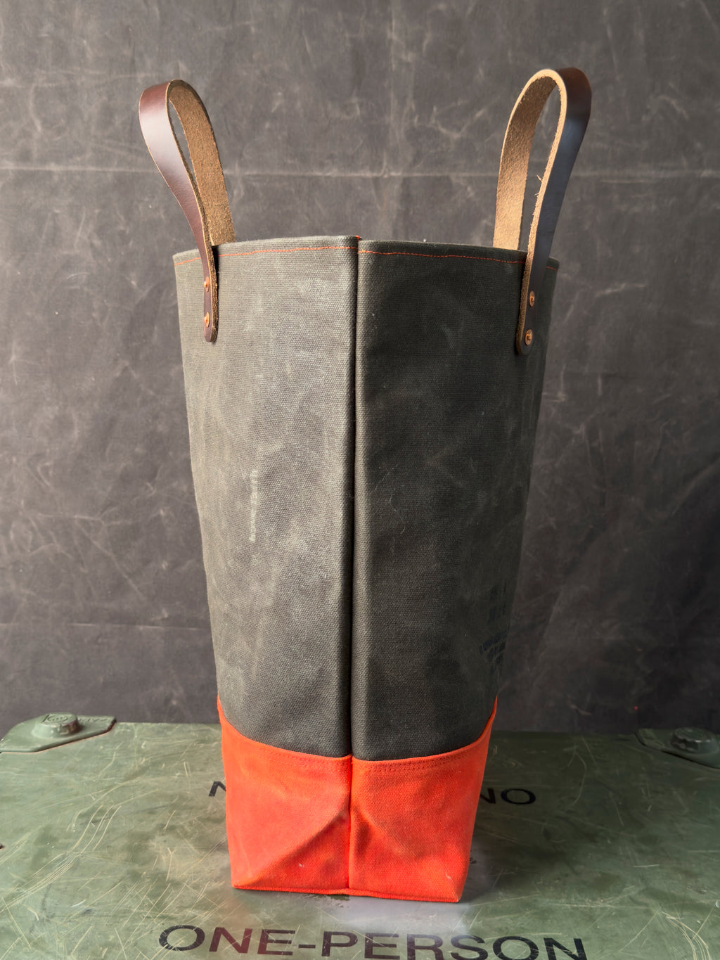 011 FIELD TOTE