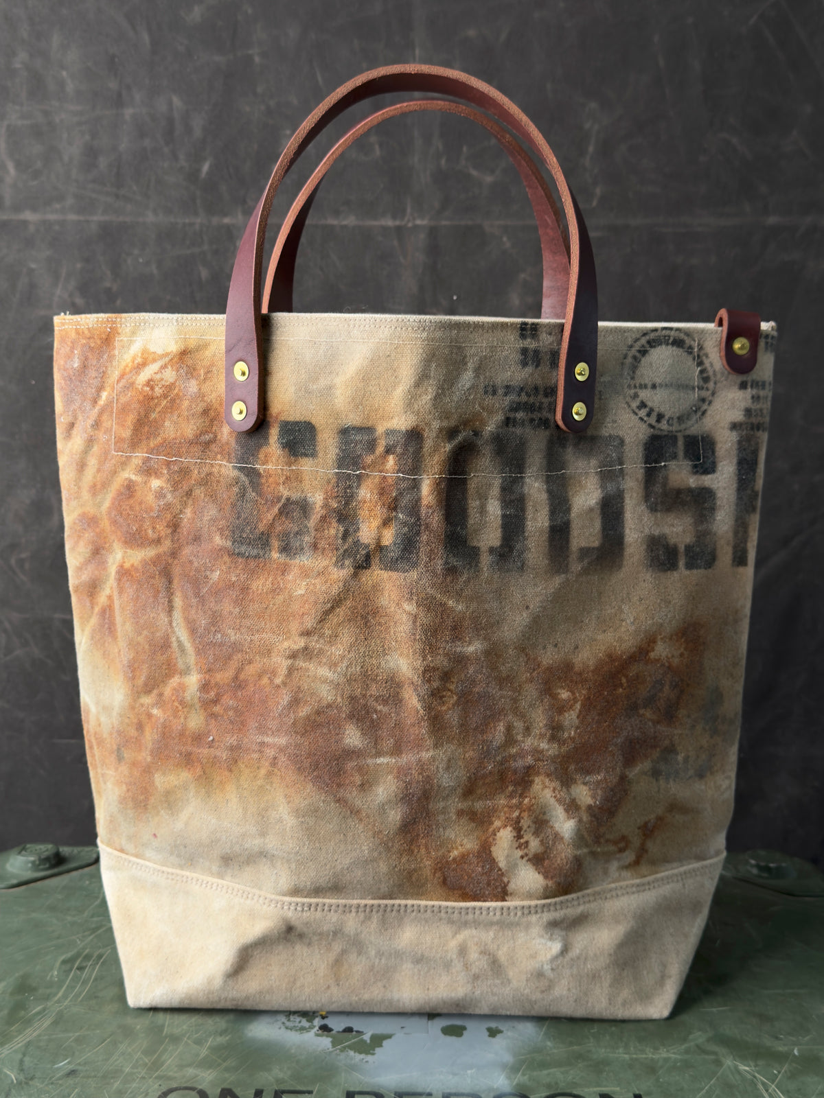 012 FIELD TOTE