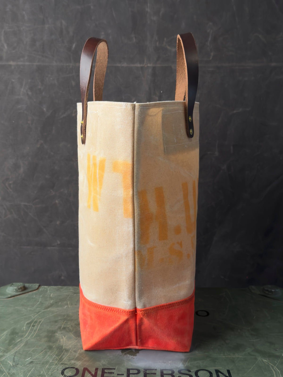 013 FIELD TOTE