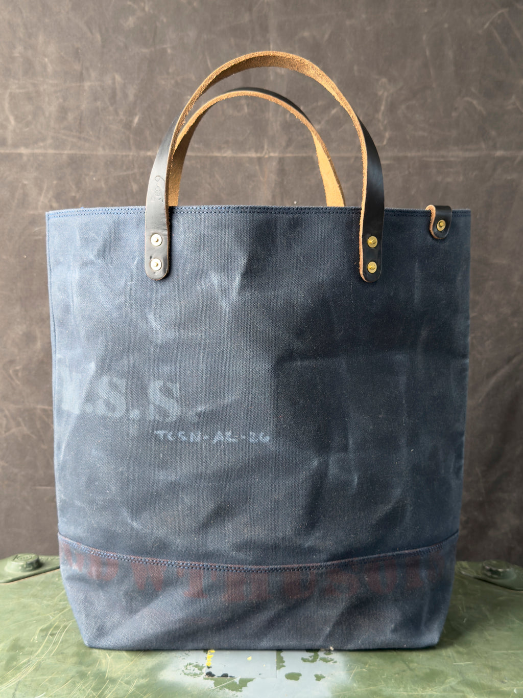 015 FIELD TOTE