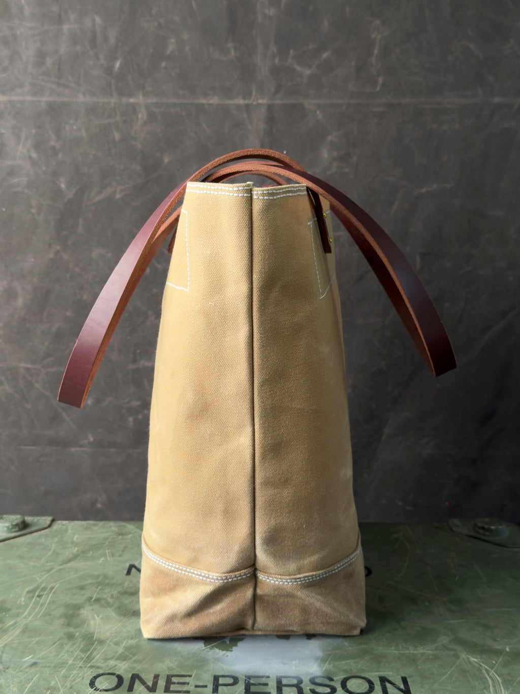 016 FIELD TOTE