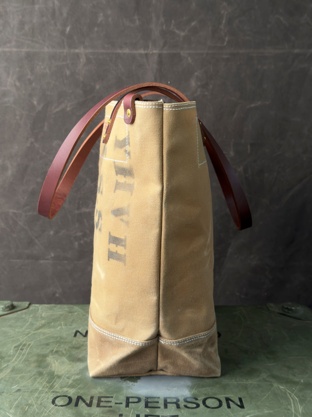 016 FIELD TOTE