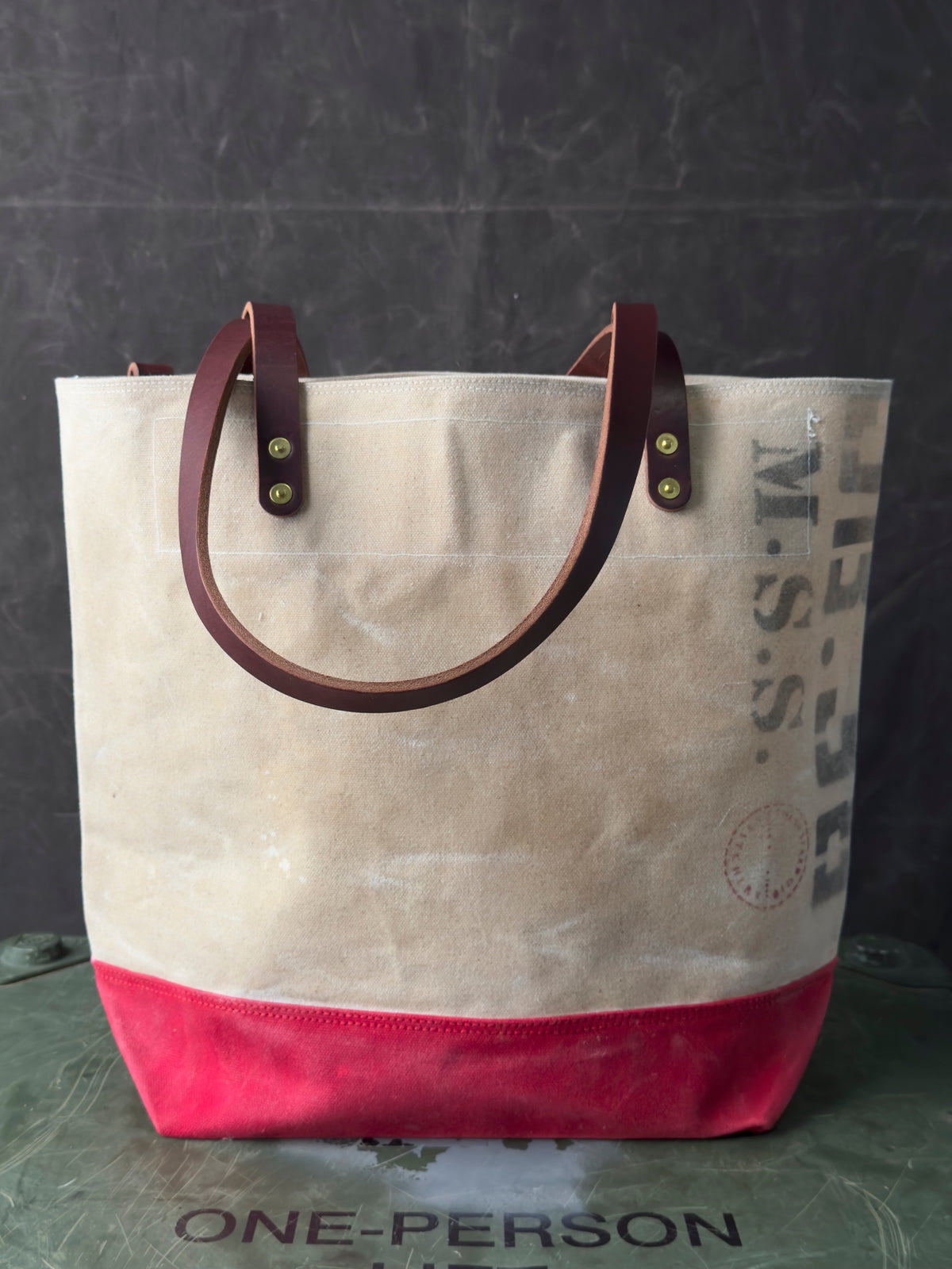 017 FIELD TOTE
