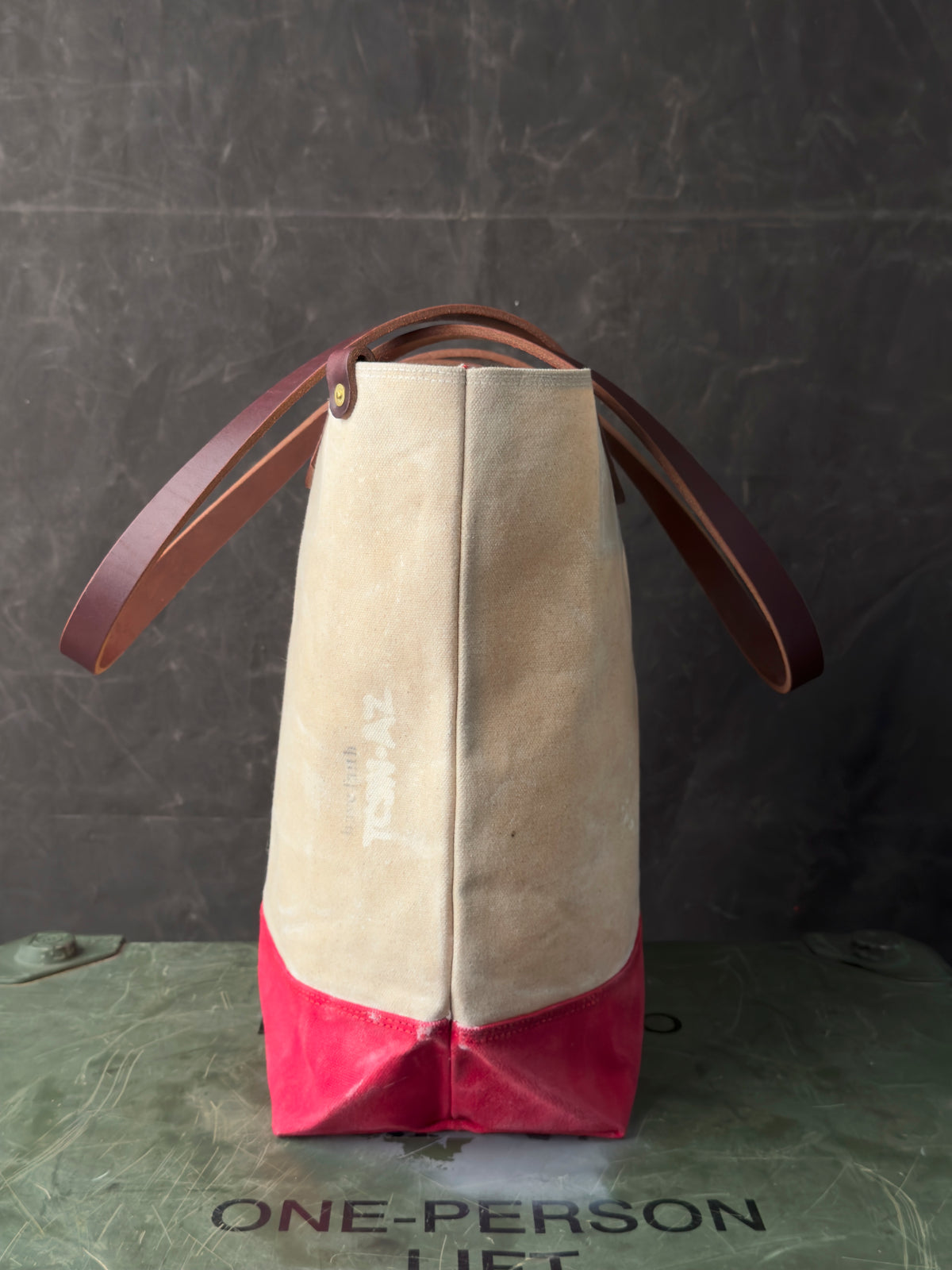 017 FIELD TOTE