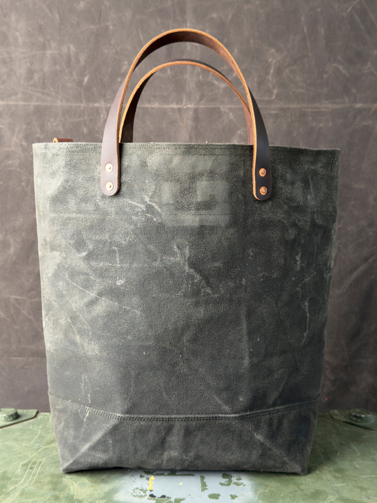 009 FIELD TOTE