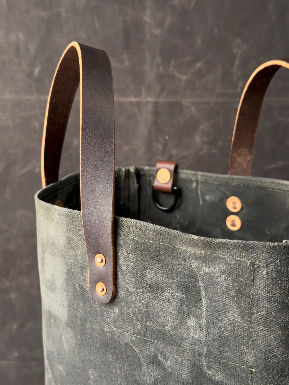 009 FIELD TOTE