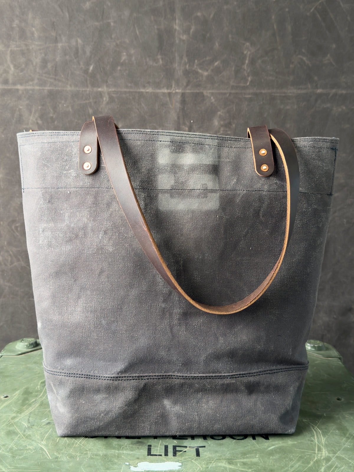 018 FIELD TOTE