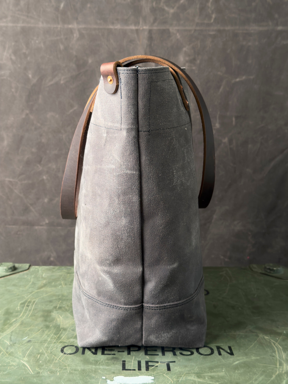 018 FIELD TOTE