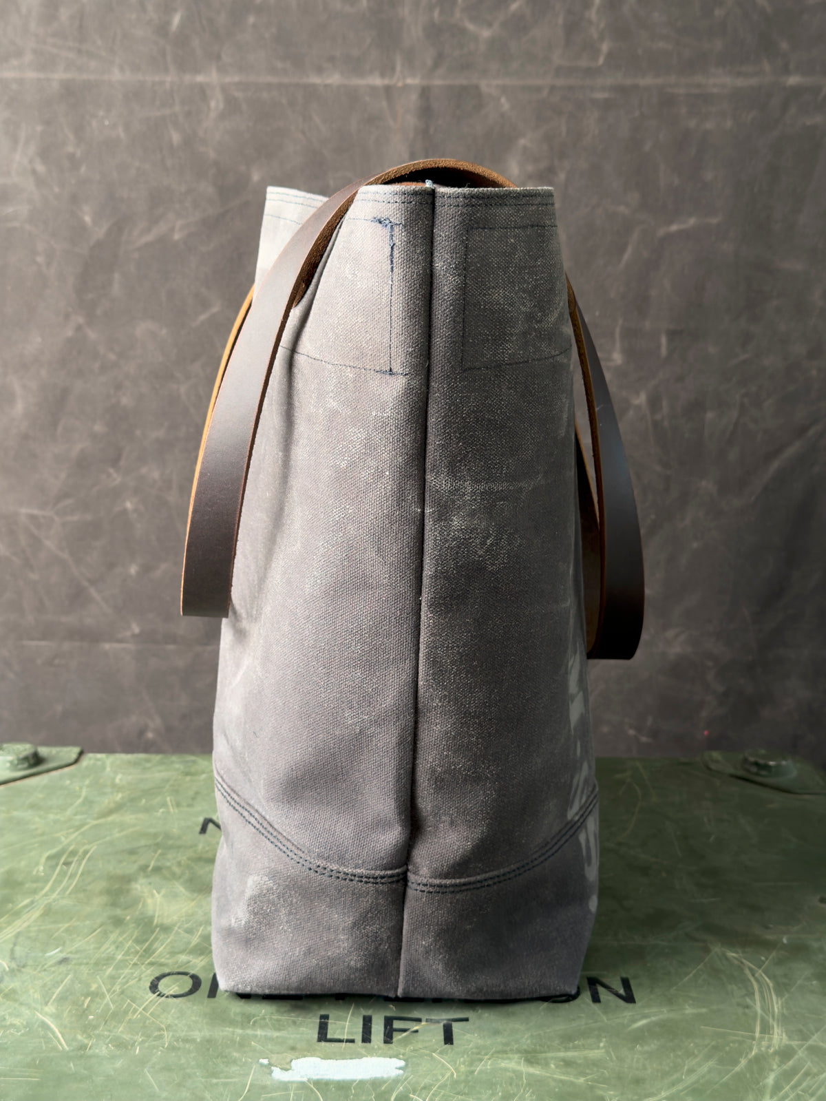 018 FIELD TOTE