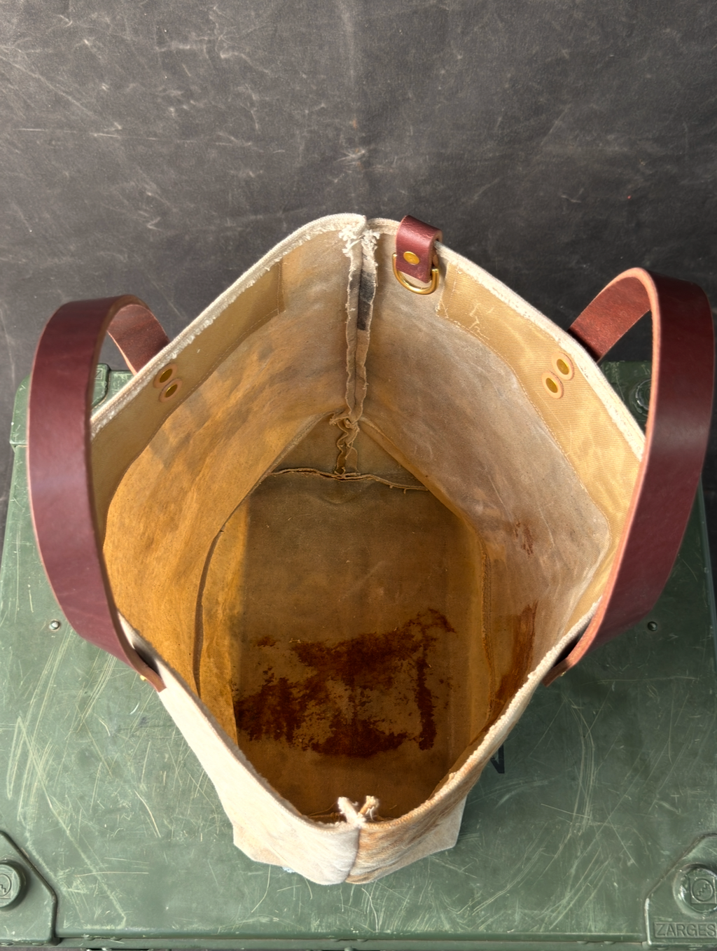 012 FIELD TOTE