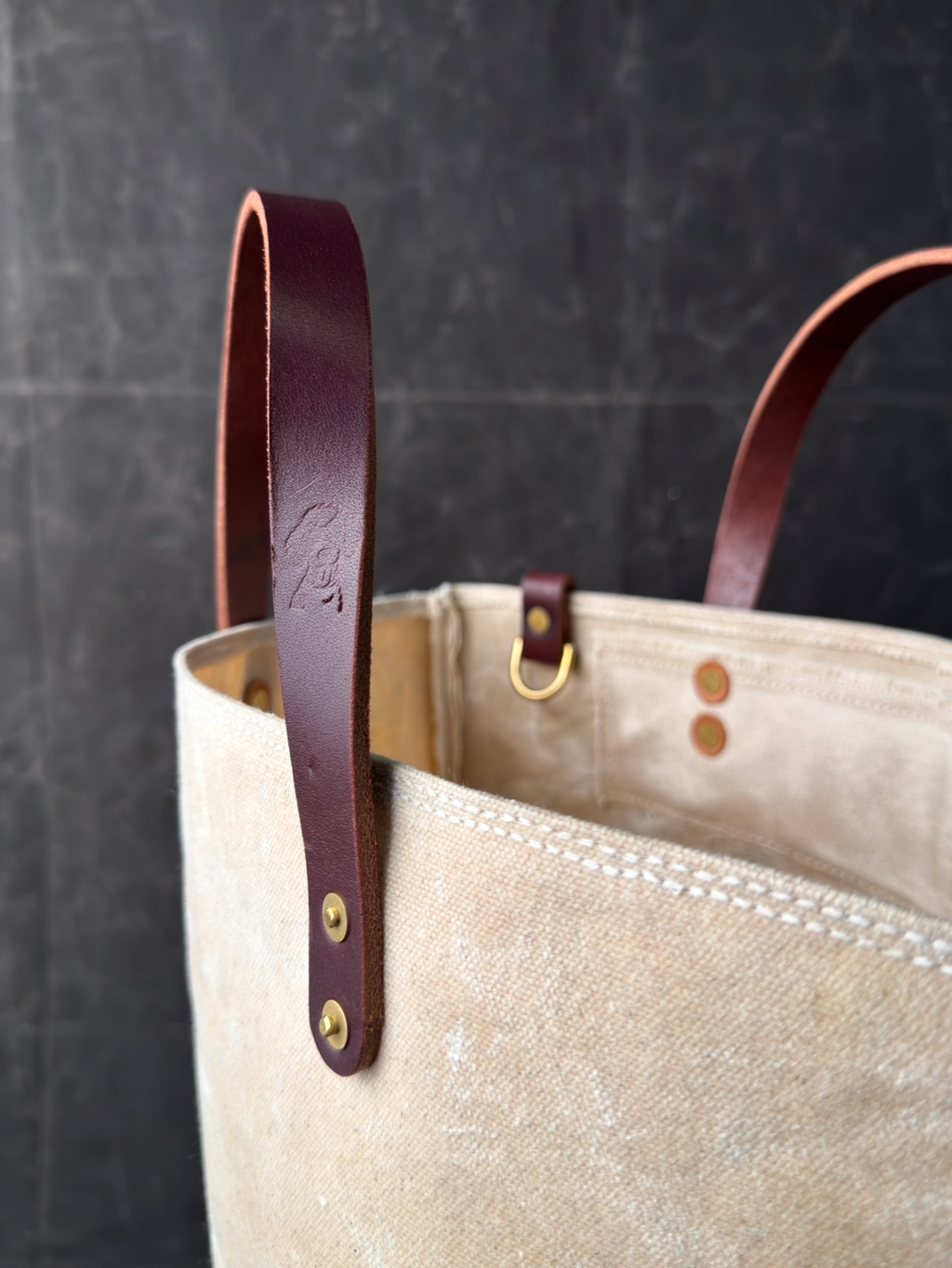 010 FIELD TOTE